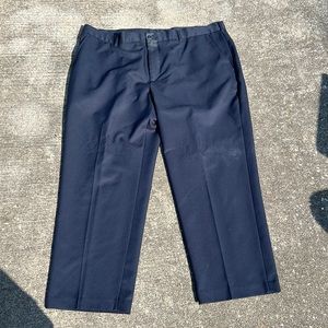 Men’s Van Heusen size 44 x 30 Navy dress pants
